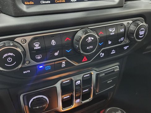 Used 2021 Jeep Wrangler Unlimited Sahara w/ Cold Weather Group image 27