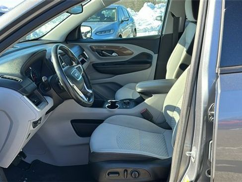 Used 2020 GMC Terrain SLE w/ Driver Convenience Package image 9
