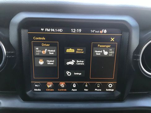 Used 2023 Jeep Wrangler Unlimited Sahara w/ Cold Weather Group image 21