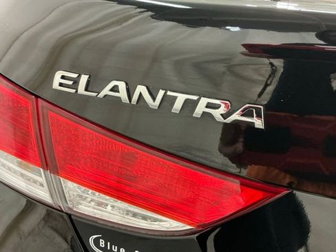 Used 2013 Hyundai Elantra Limited w/ Technology Pkg image 6