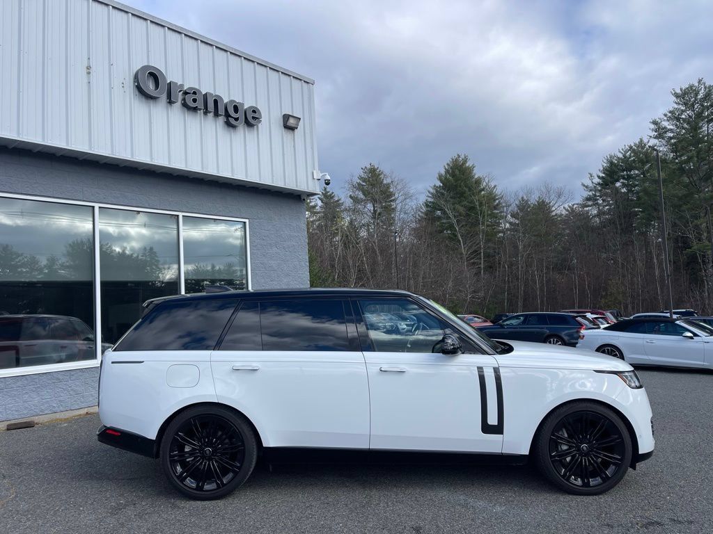 Used 2024 Land Rover Range Rover Long Wheelbase SE AWD/4WD image 8
