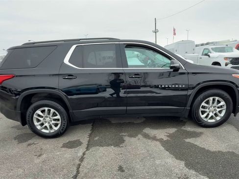 Used 2020 Chevrolet Traverse LT image 9