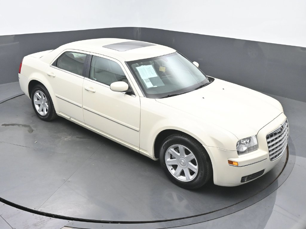 Used 2005 Chrysler 300 Touring w/ Sound Group RWD image 38