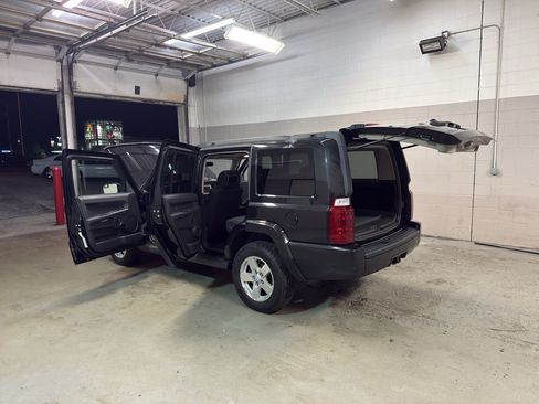 Used 2008 Jeep Commander Sport AWD/4WD image 12