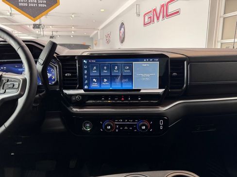 Certified 2024 Chevrolet Silverado 1500 LT AWD/4WD image 17
