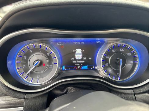 Used 2018 Chrysler 300 Touring w/ Sport Appearance Package image 16