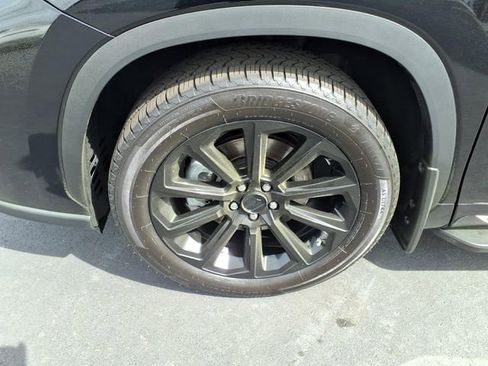 Used 2024 Toyota Highlander XLE image 4