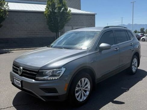 Used 2019 Volkswagen Tiguan SE w/ 3rd Row Seat Package AWD/4WD image 2