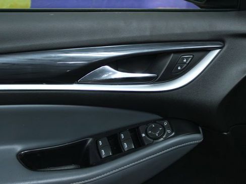 Used 2019 Buick Enclave Essence image 14