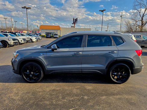 Used 2022 Volkswagen Taos SE image 11