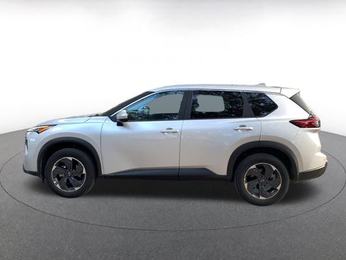 Used 2025 Nissan Rogue SV image 4