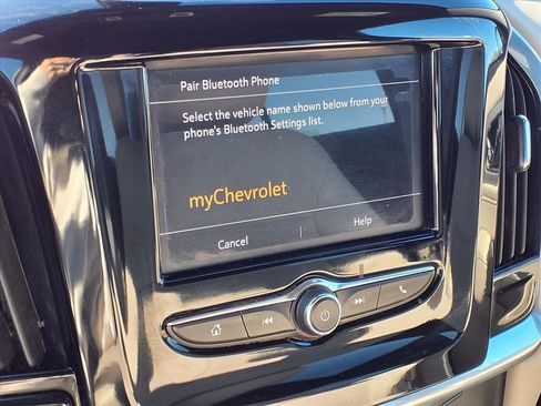 Used 2022 Chevrolet Traverse LS image 6