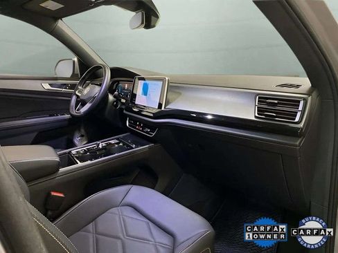 Used 2025 Volkswagen Atlas Cross Sport SE w/ Black Wheel Package image 78