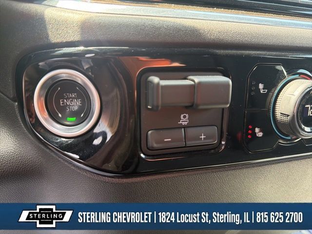 Used 2025 Chevrolet Silverado 1500 LT AWD/4WD image 21