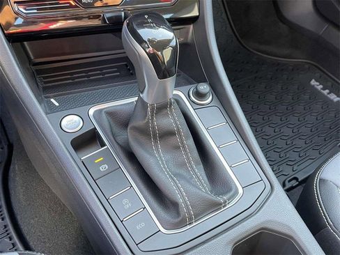 New 2025 Volkswagen Jetta SE FWD image 31