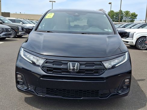 Used 2025 Honda Odyssey Sport-L image 2