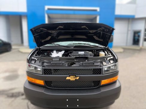 New 2026 Chevrolet Express 2500 RWD image 10