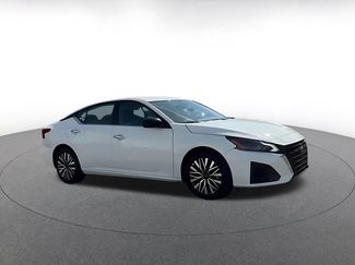 Used 2025 Nissan Altima 2.5 SV video 2