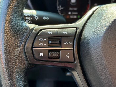 Used 2024 Honda HR-V LX image 16