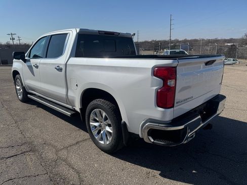 Used 2021 Chevrolet Silverado 1500 LTZ w/ Z71 Off-Road Package image 5