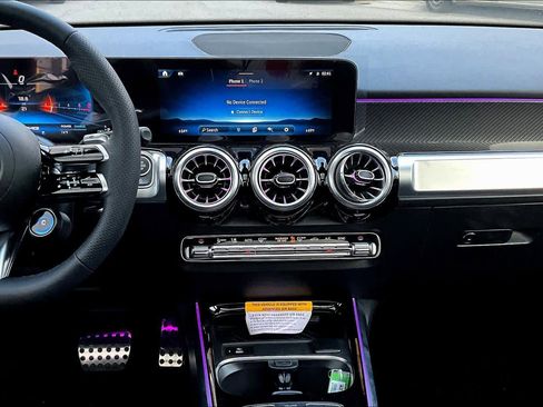 Used 2025 Mercedes-Benz GLB 35 AMG AMG GLB 35 image 7