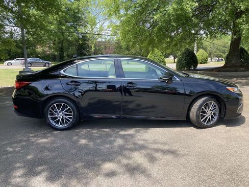 Used 2018 Lexus ES 350 w/ Luxury Package w/Wood Trim FWD image 2