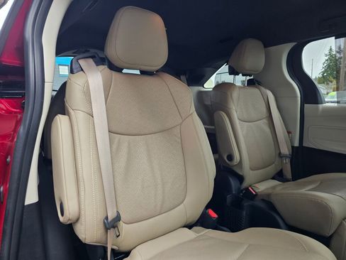 Used 2023 Toyota Sienna Limited AWD/4WD image 12