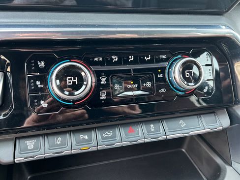 Certified 2025 GMC Sierra 2500 Denali Ultimate image 26