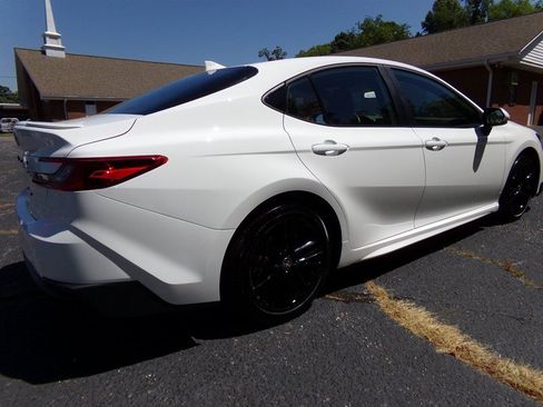 Used 2025 Toyota Camry SE FWD image 6
