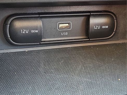 Used 2025 Kia Soul LX w/ LX Technology Package image 23