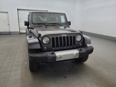 Used 2014 Jeep Wrangler Unlimited Sahara w/ Dual Top Group AWD/4WD image 14