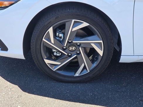 New 2025 Hyundai Elantra SEL image 7