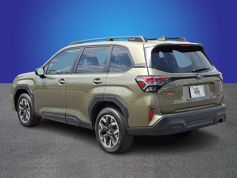 Certified 2025 Subaru Forester Premium AWD/4WD image 6