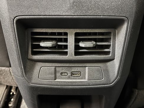 Used 2024 GMC Canyon Denali image 19