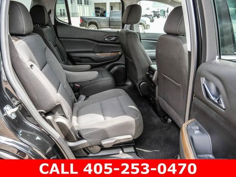 Used 2023 GMC Acadia SLE FWD image 18