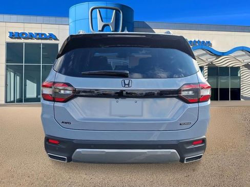 New 2026 Honda Pilot Touring image 3