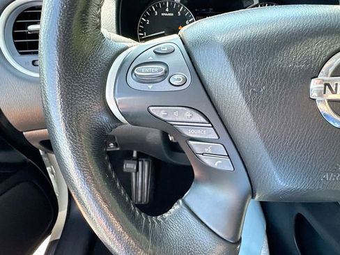 Used 2019 Nissan Pathfinder Platinum image 37