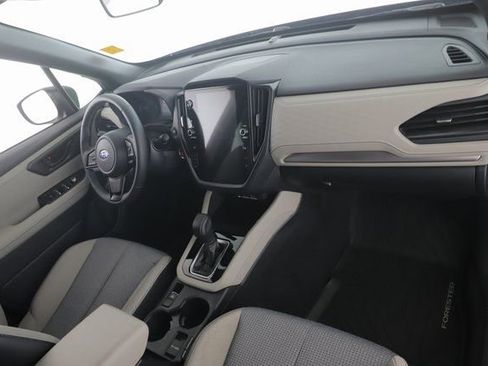 Used 2025 Subaru Forester Premium image 29