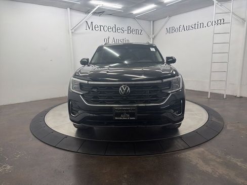 Used 2024 Volkswagen Atlas SEL Premium R-Line AWD/4WD image 2