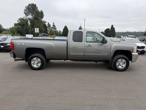 Used 2009 Chevrolet Silverado 3500 W/T AWD/4WD image 9