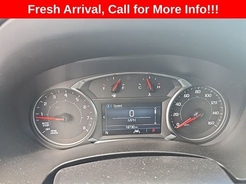 Used 2024 GMC Terrain SLE w/ Driver Convenience Package image 3