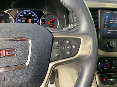 Used 2021 GMC Acadia Denali w/ Denali Technology Package FWD image 19