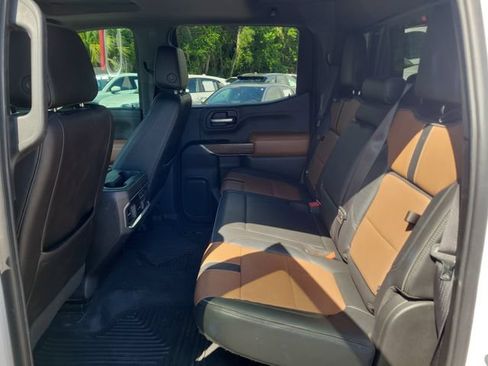 Used 2019 Chevrolet Silverado 1500 High Country w/ Technology Package AWD/4WD image 11