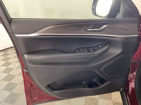 New 2026 Jeep Grand Cherokee L 4WD image 5