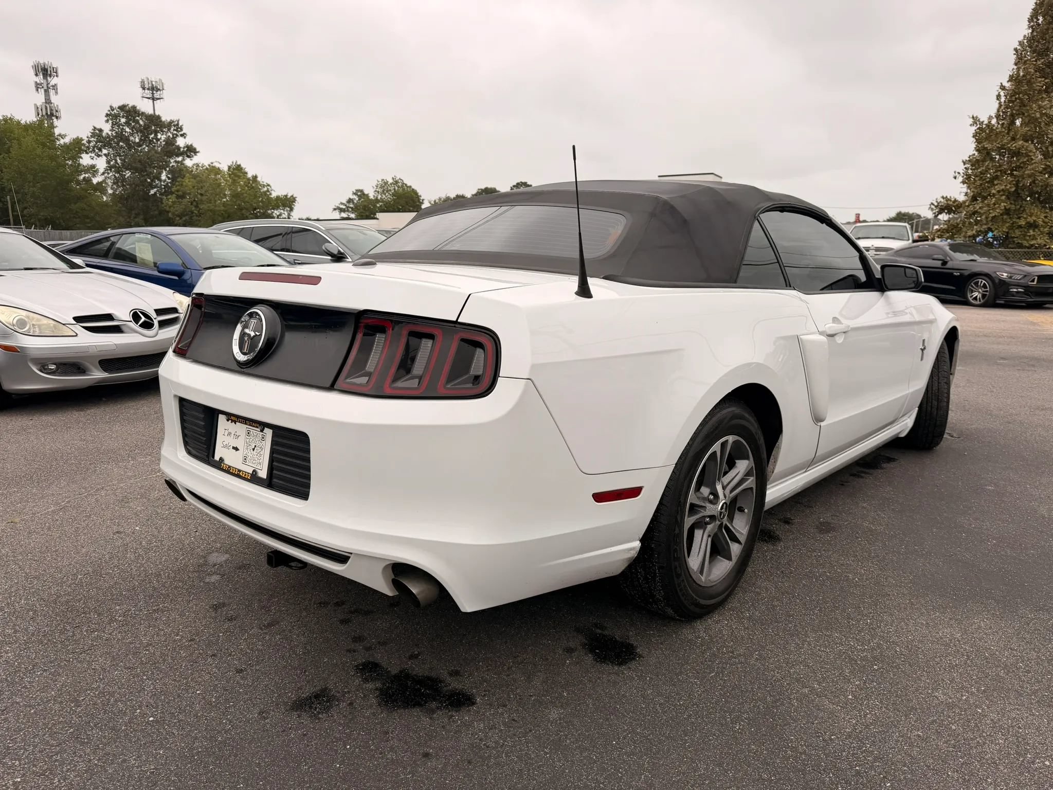 Used 2014 Ford Mustang Premium RWD image 4