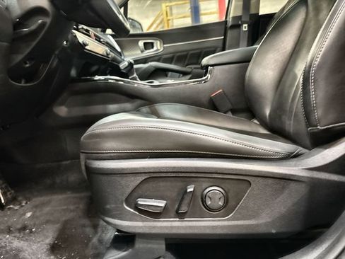 Certified 2024 Kia Sorento SX image 16