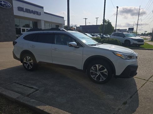 Used 2022 Subaru Outback Touring XT AWD/4WD image 2