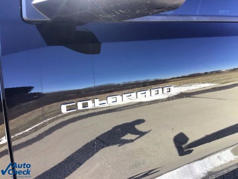 Used 2025 Chevrolet Colorado LT w/ Advanced Trailering Package image 41