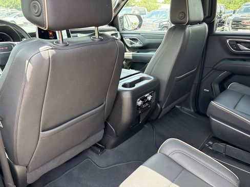Used 2023 GMC Yukon XL SLT w/ SLT Luxury Package AWD/4WD image 29