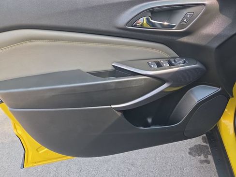 Used 2025 Chevrolet Trax ACTIV FWD image 12